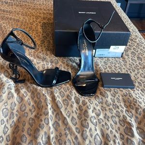 Lightly worn sexy patent leather YSL opyum 110 heel!